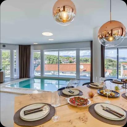 Luxury Bay