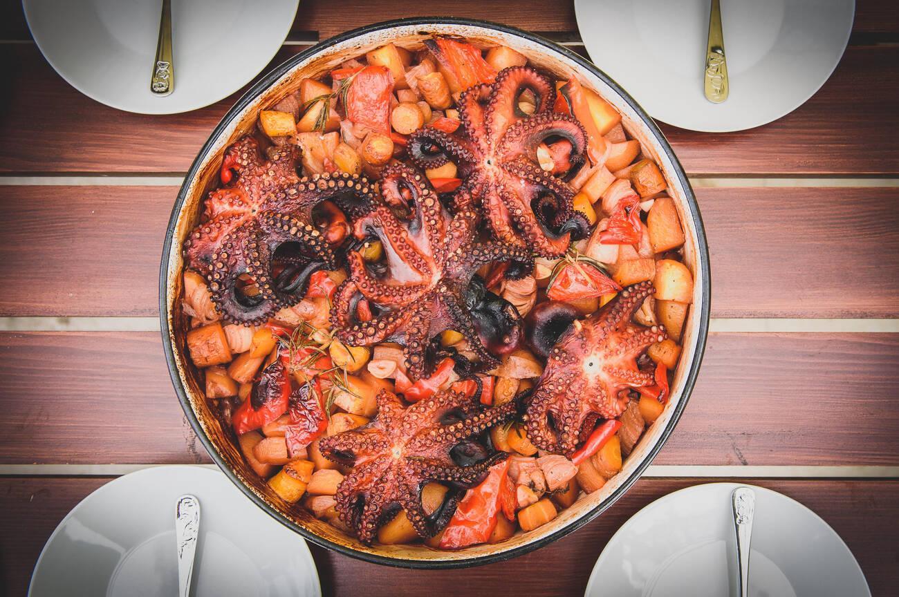 Traditional peka meal preparation