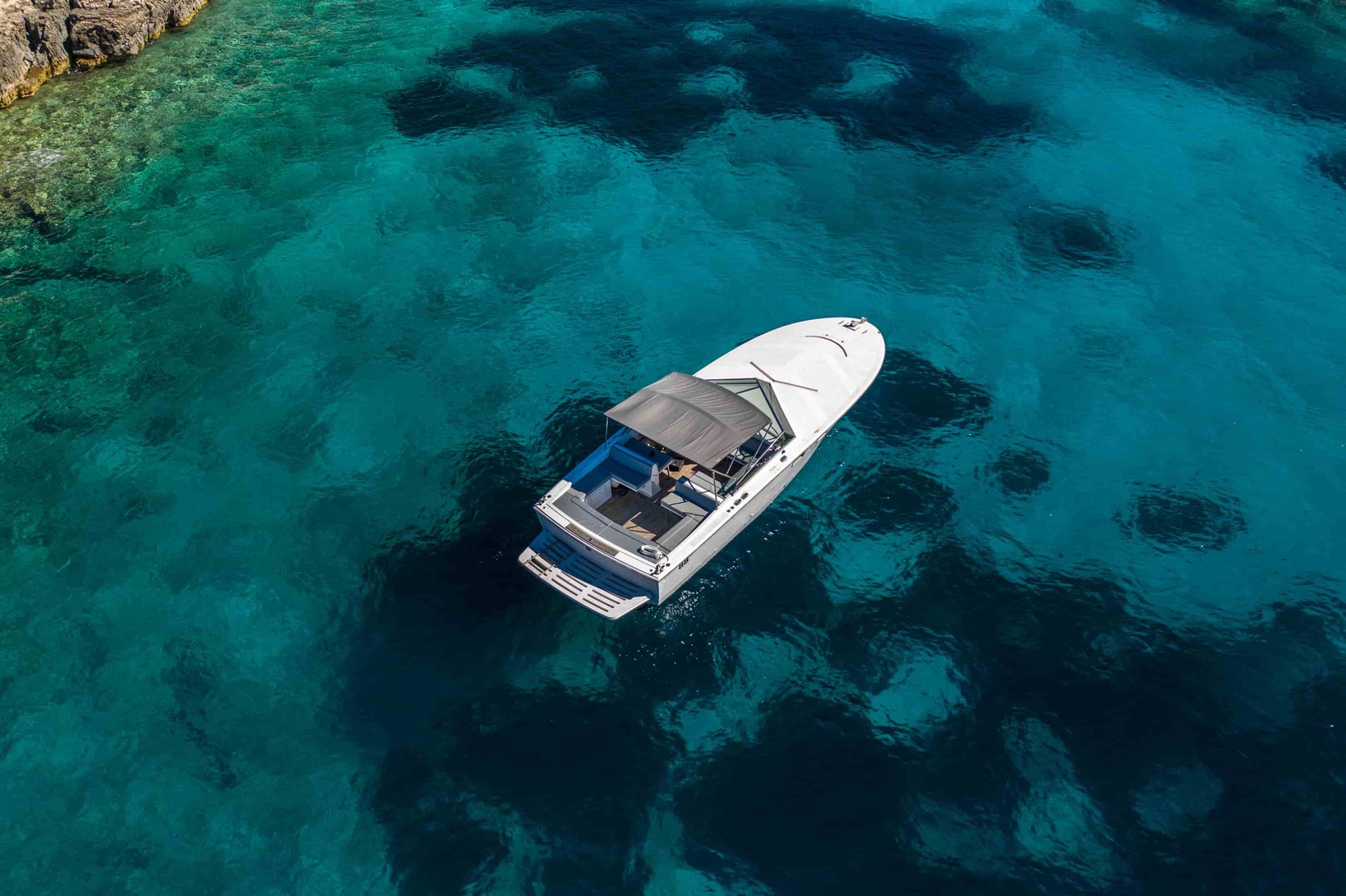 Tornado 38 Power Boat - Boat rental in Hvar, Croatia